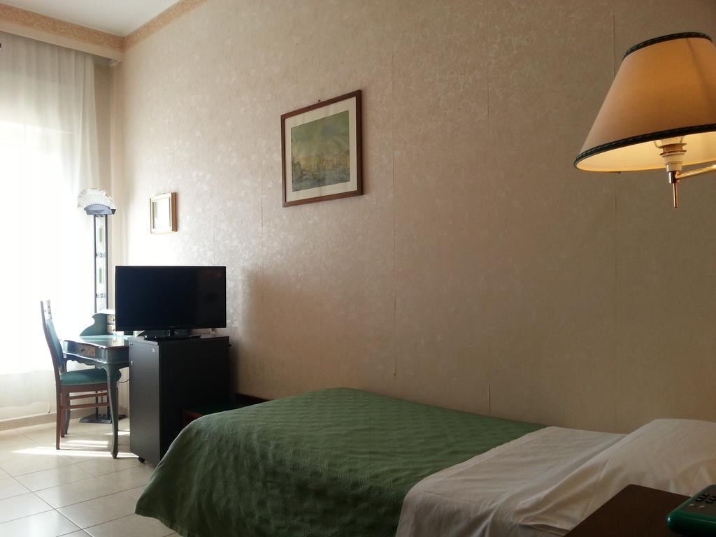 Hotel Sicilia إينّا الغرفة الصورة